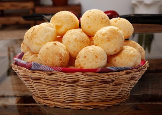 pão de queijo low-carb